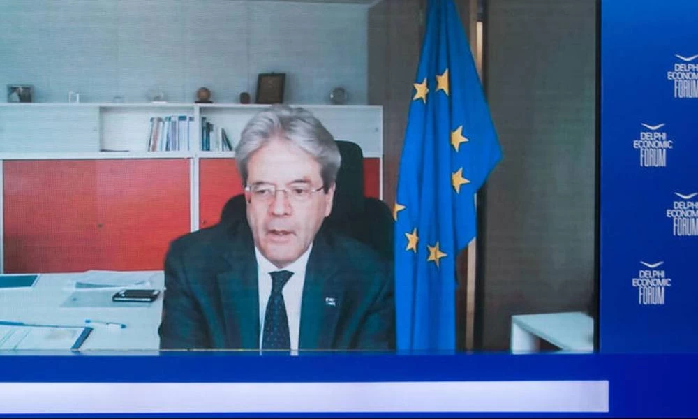 Τζεντιλόνι: Υπό έλεγχο η βιωσιμότητα του ελληνικού χρέους